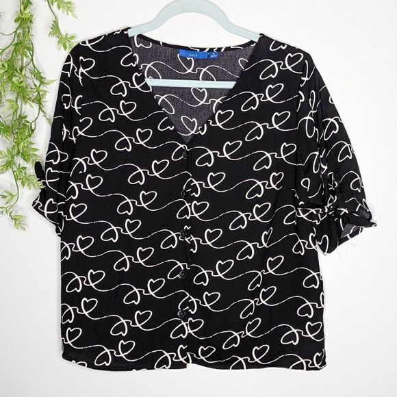 (Apt. 9) Black White Scribble Heart Vneck Button Up Top Medium - Picture 1 of 9